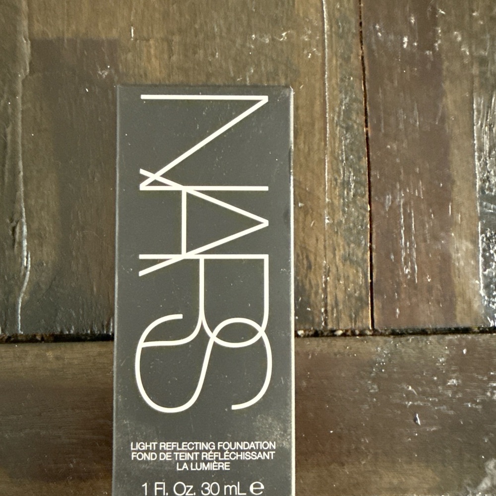 NARS Light Reflecting Foundation - 2 Santa Fe
